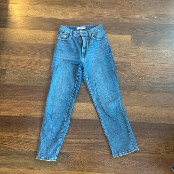 Abercrombie Curve Love Ultra High Rise Ankle Straight Jean - Picture 3 of 3